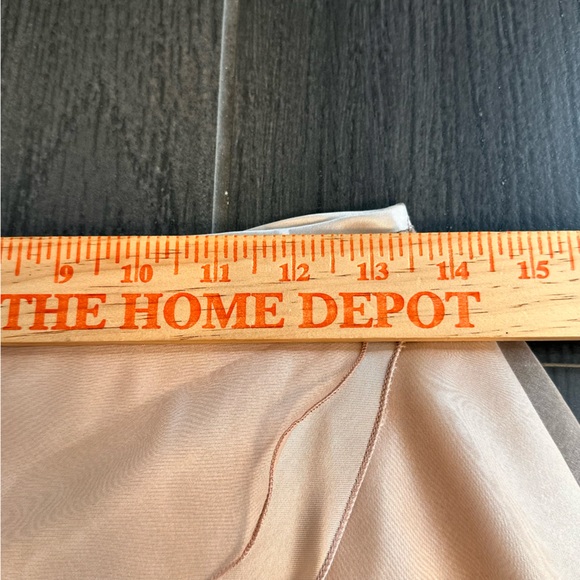 Elegant Cream Women's Skirt - Picture 6 of 6